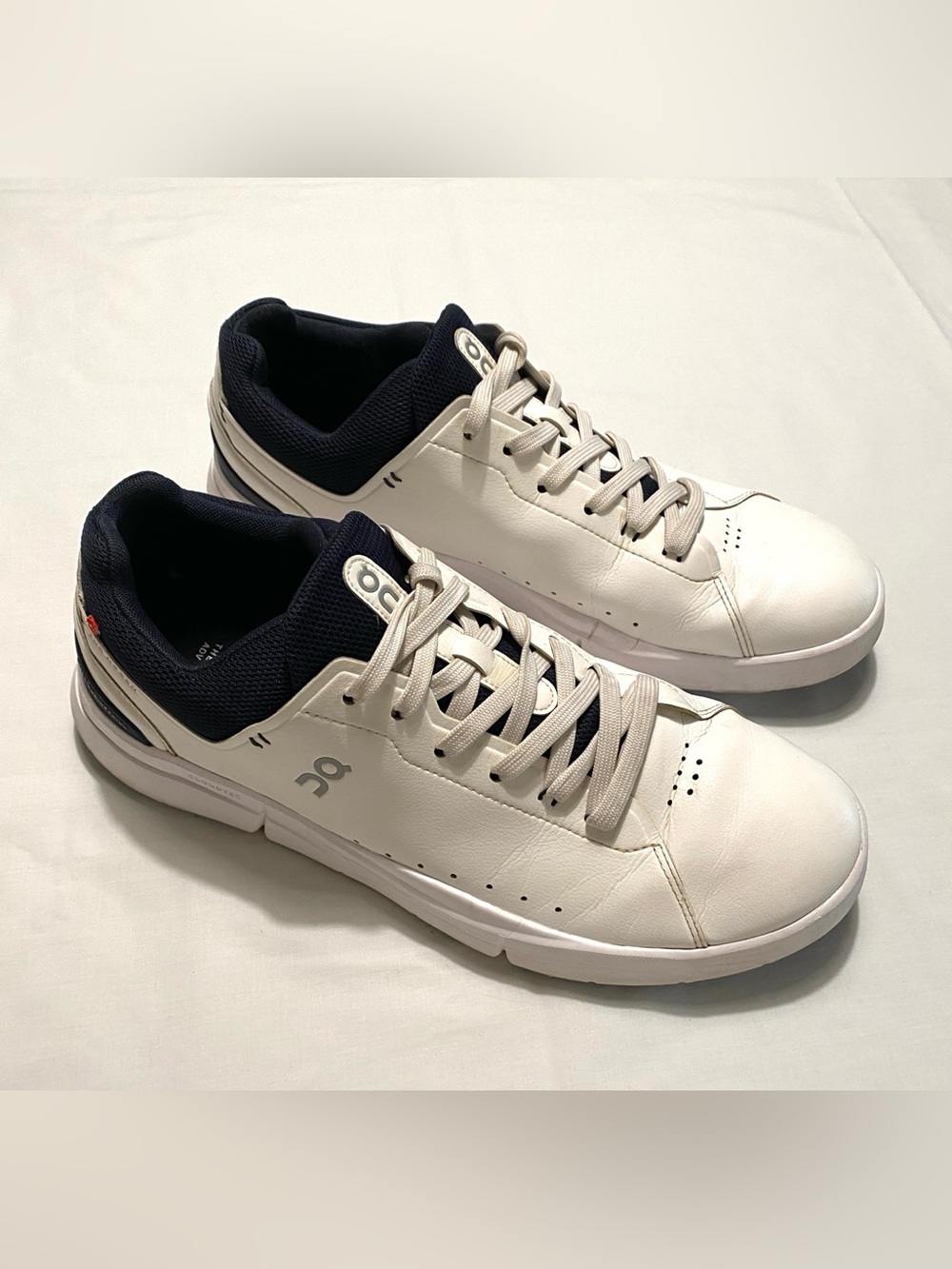On Running The Roger Advantage Men’s 11 White Tennis Sneaker Casual Court Shoe
